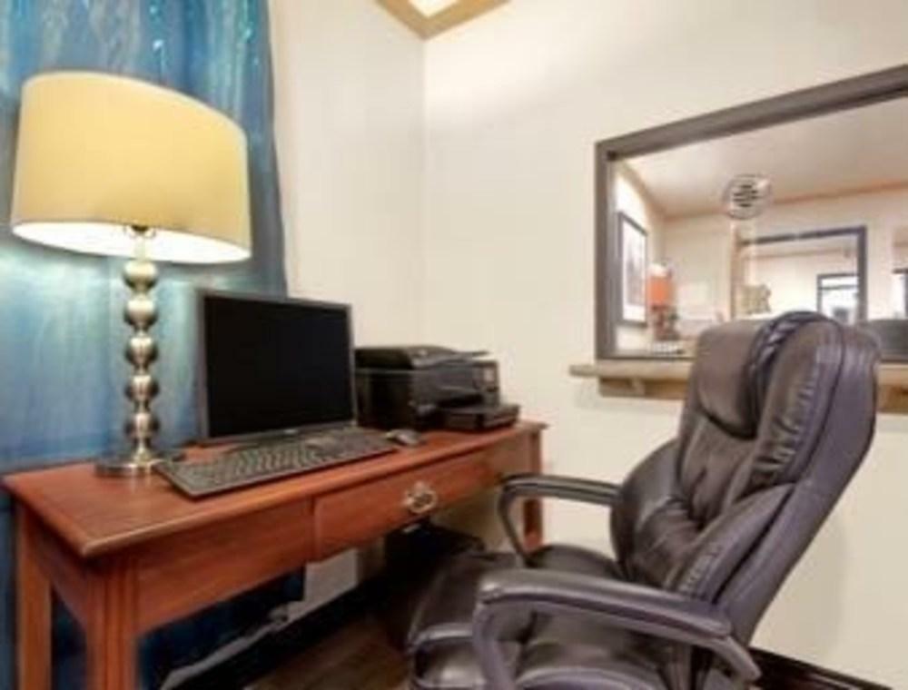 فندق سوبر 8 باي ويندام توكومكاري المظهر الخارجي الصورة
